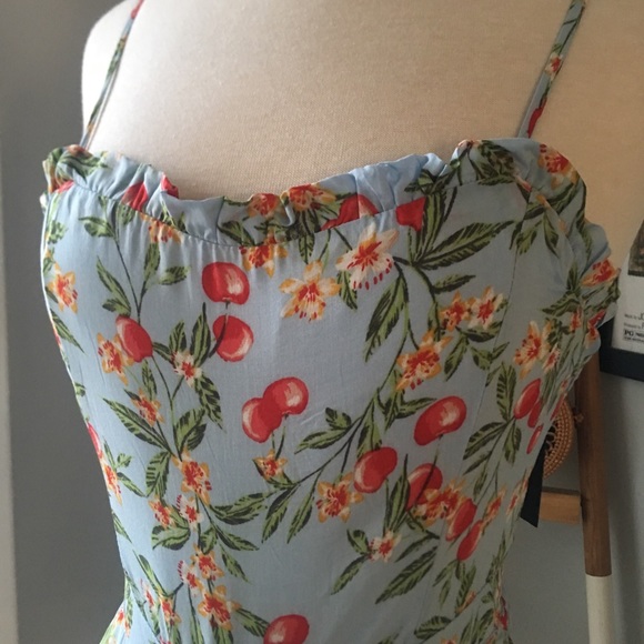 Cherry print sleeveless romper - Picture 6 of 6